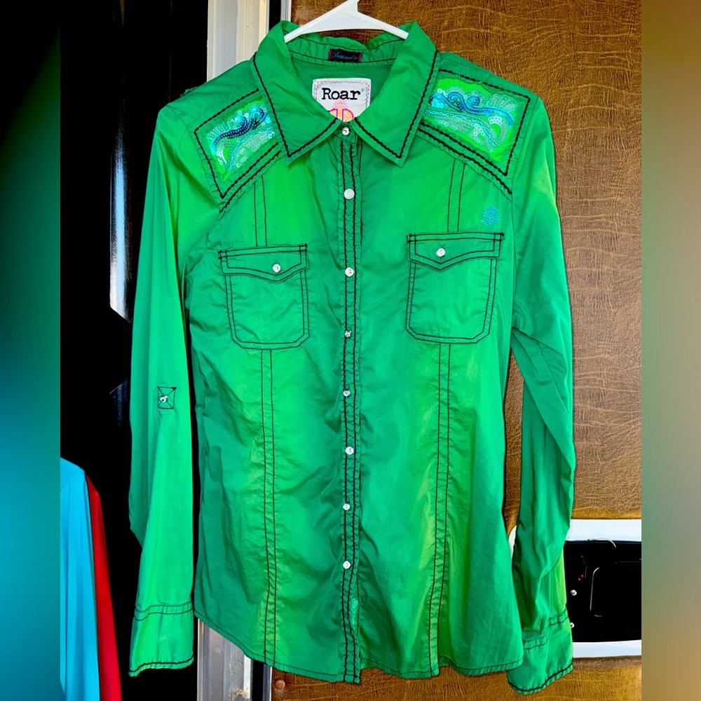 Roar button up blouse western Large